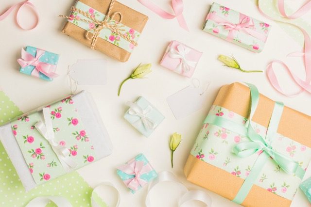 Themed Gift Wrapping