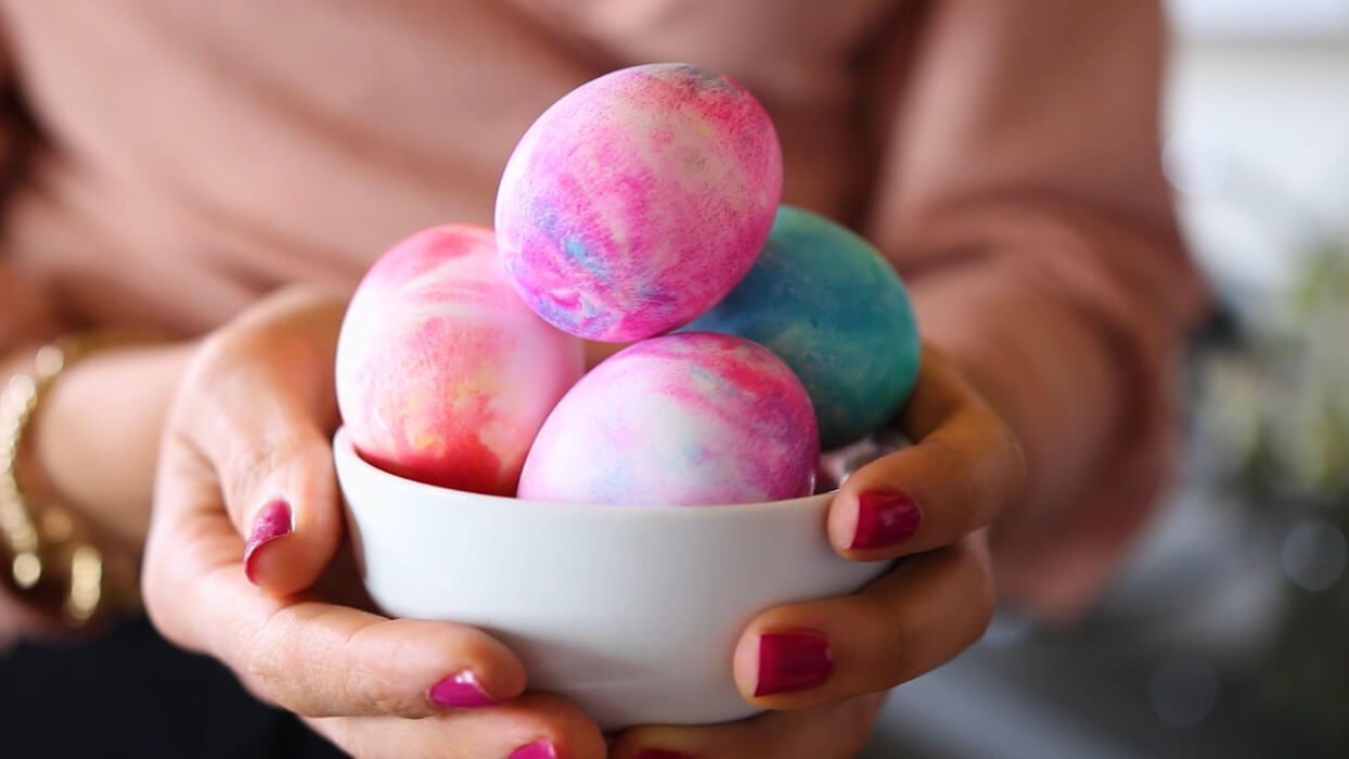 How to Get Easter Egg Dye Off Your Hands With Toothpaste ?