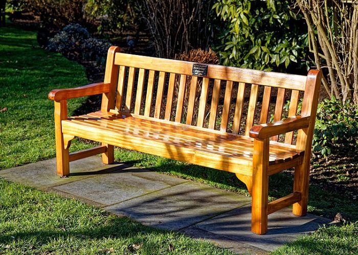 Memorial Bench As Unique Memorial Gifts